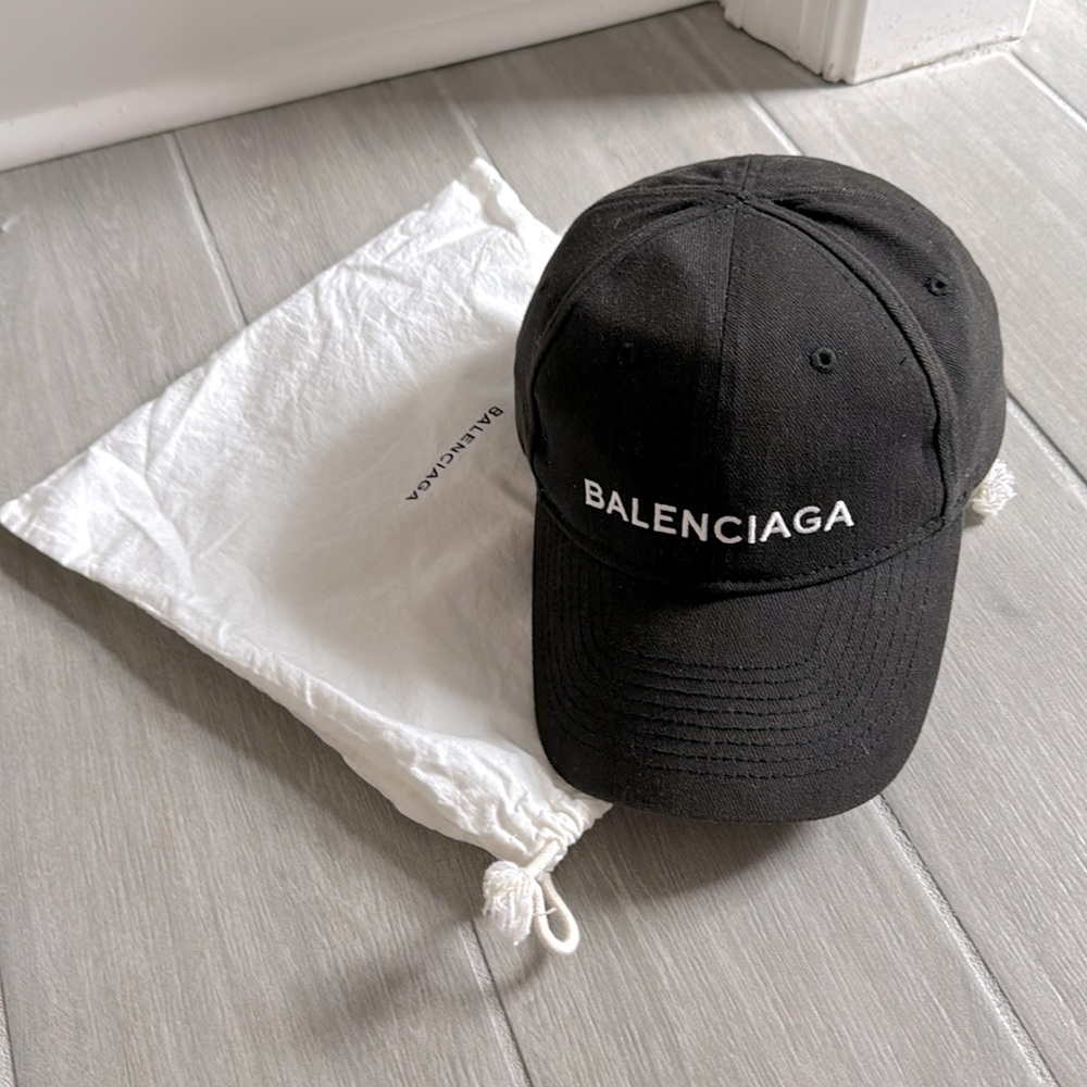 Balenciaga baseball cap-black